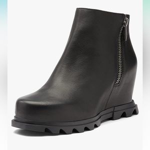 SOREL Joan Zip Wedge III, Black, size 8 Rain Boots